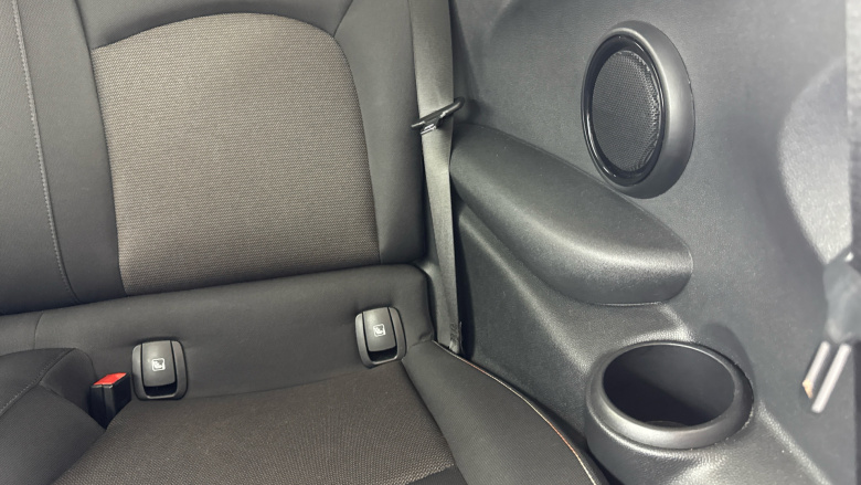 MINI Hatchback 1.5 Cooper Classic 3dr Petrol Hatchback